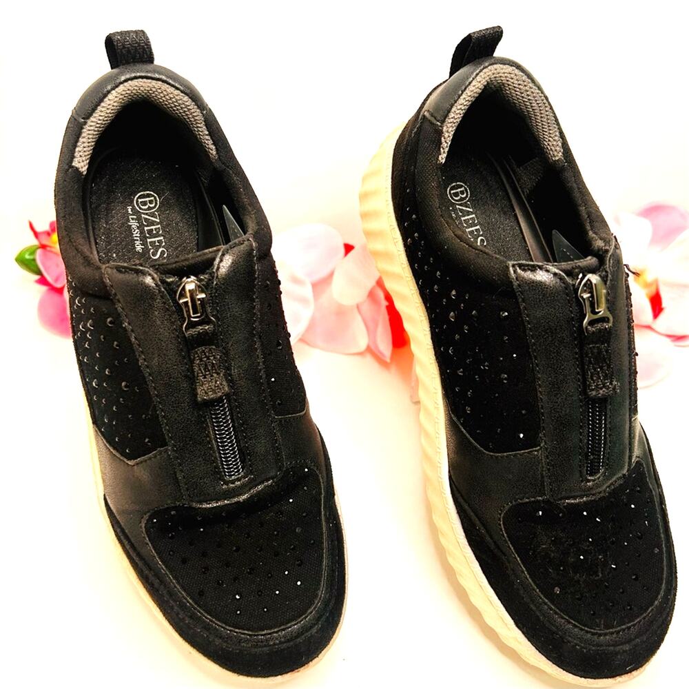 LifeStride Bzees Women’s Winner Rhinestone Zip Sneakers Black Size 8